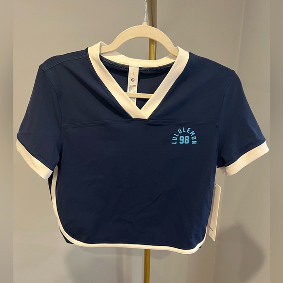 NWT NULU SPORTY TRIM SHORT SLEEVE CROPPED TOP - Picture 2 of 6